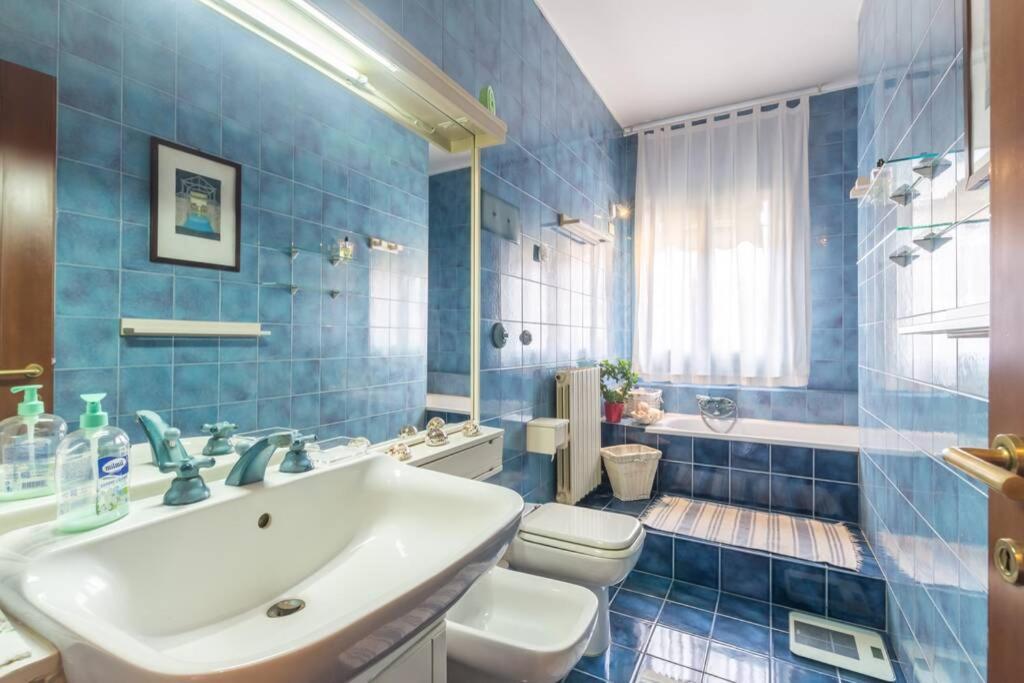 Dadahome Elegante Appartamento Vicino Al Centro トレヴィーゾ エクステリア 写真